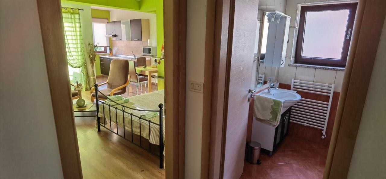 Apartments Fantazija 로비니 외부 사진