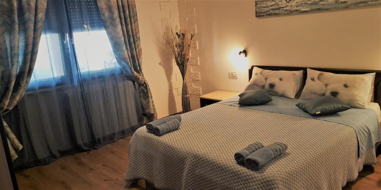 Apartments Fantazija 로비니 외부 사진