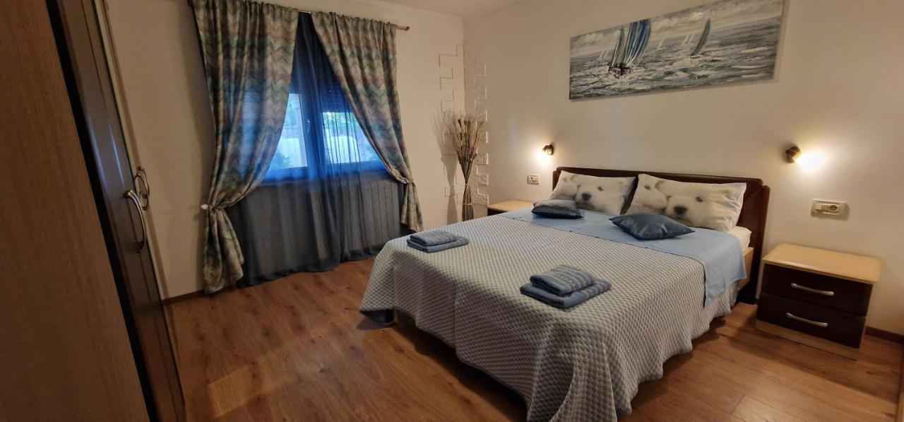 Apartments Fantazija 로비니 외부 사진