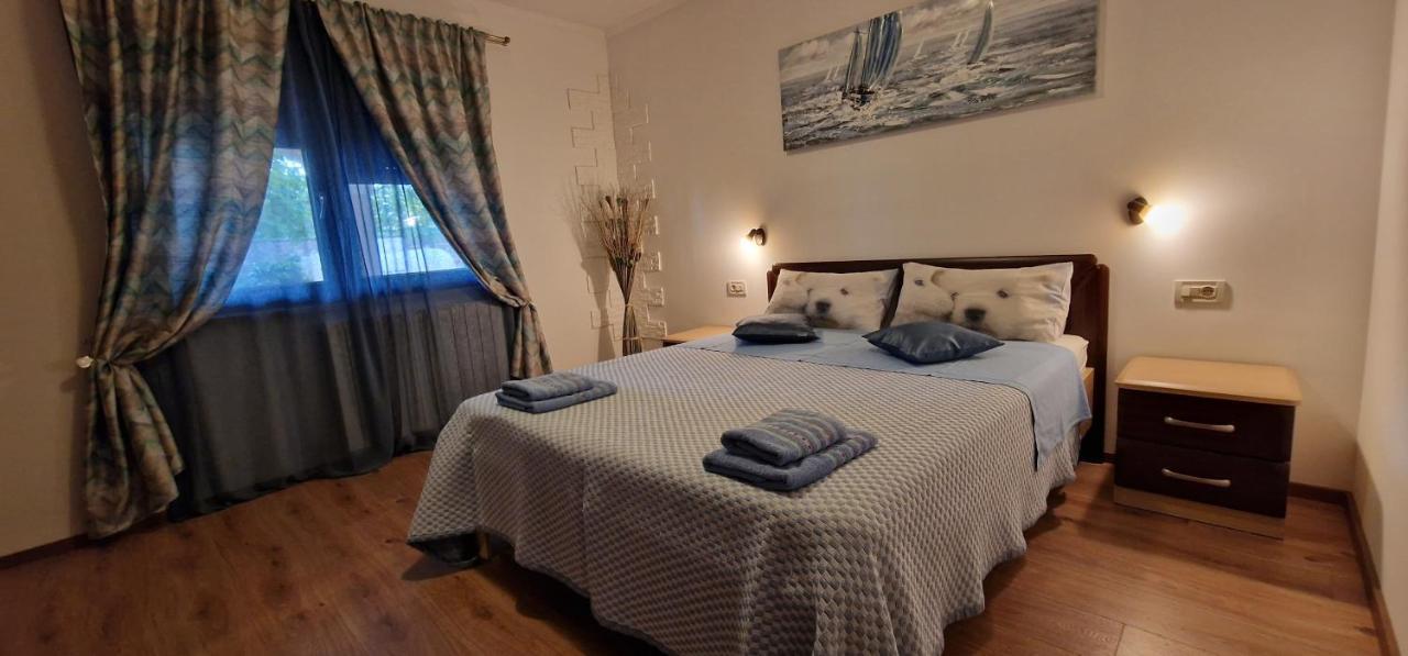 Apartments Fantazija 로비니 외부 사진