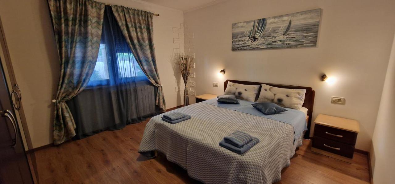 Apartments Fantazija 로비니 외부 사진