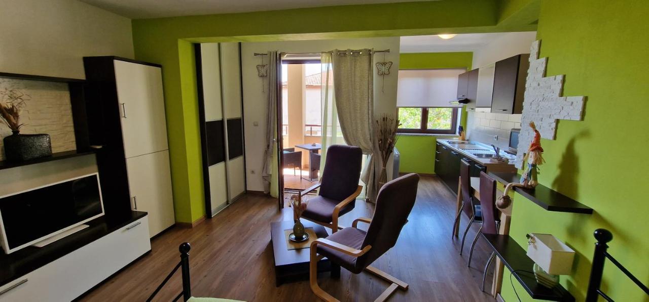 Apartments Fantazija 로비니 외부 사진